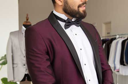 Tuxedo rojo vino