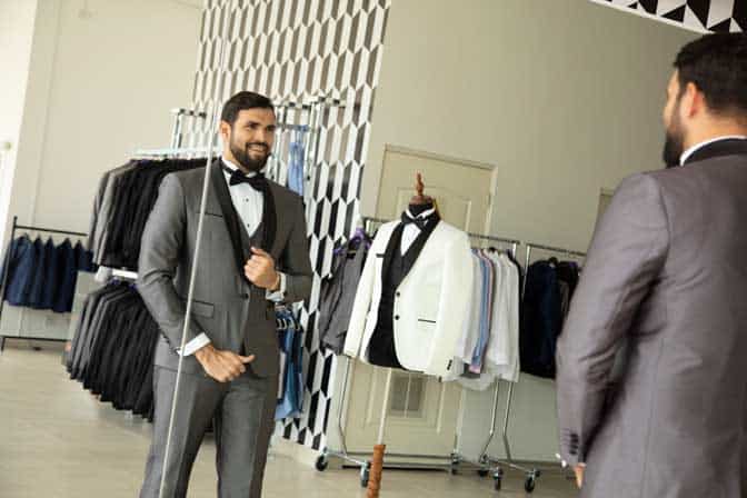 Tuxedo gris oscuro