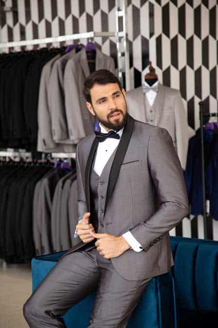 Tuxedo gris oscuro