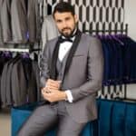Tuxedo gris oscuro